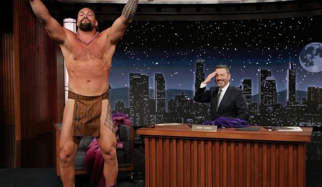 #JasonMomoa STRIPS DOWN on #JimmyKimmel! Shows his CHEEKS! [vid]