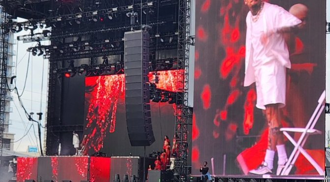 #ChrisBrown PERFORMS at the #Usher-hosted #LoversAndFriendsFest in Vegas after ALLEGED ‘FIGHT’! [vid]