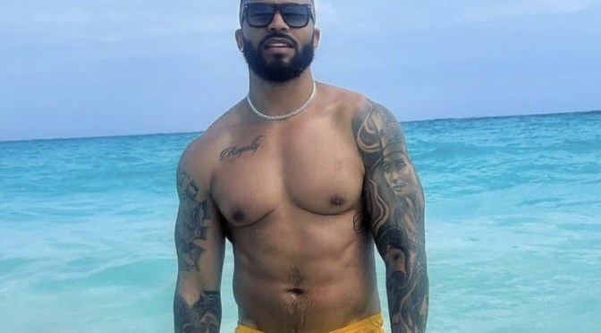 Thirst Trap: #PValley’s #TylerLepley on BAEcation with #MiracleWatts in Bermuda! [vid]