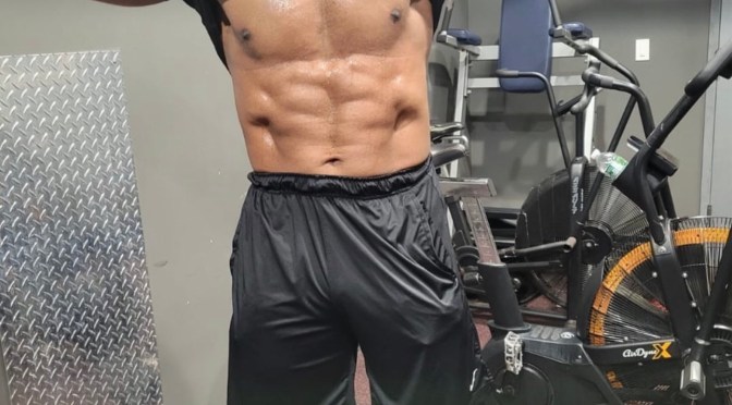 Thirst Trap: #LLCoolJ flexes fab #ABS at 55! [pic]