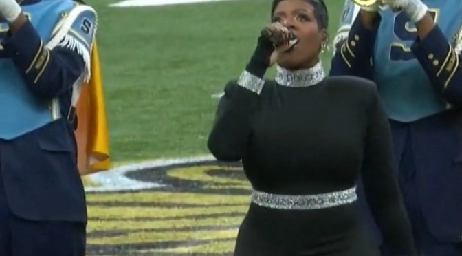 #Fantasia performs ‘When I See You’ with the #SouthernUniversity band at #BayouClassic!