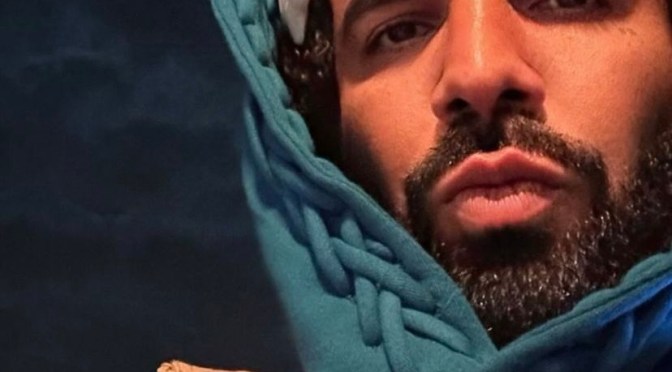 Thirst Trap: #Drake is giving ZADDY vibes![pic]