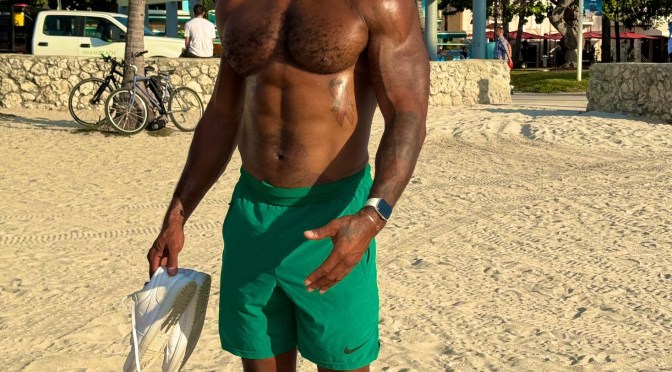 Thirst Trap: #KingAgu at the beach! [pic]