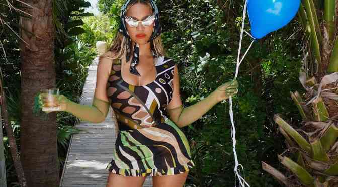 #Beyonce EXPLAINS why she released NO visuals for #Renaissaince and #CowboyCarter! [details]