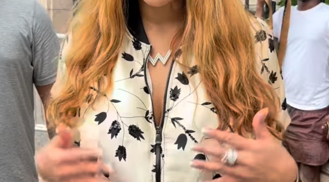 STAR TRACKS: #WendyWilliams SPOTTED looking FAB in New York! [vid]