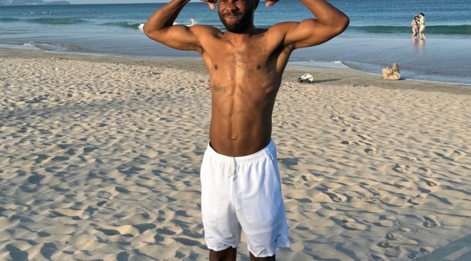 THIRST TRAP: #FrankOcean FLEXING in new pic! [pic]