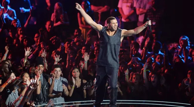 WAKE UP JAM: #Drake ‘Hold On We’re Going Home/Started From The Bottom’ medley [2013 #VMA’s]