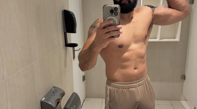 #ThirstTrap: #ApolloNida says NO to Man Boobs! [pics]