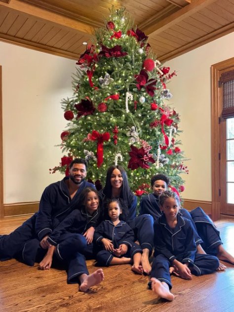 STAR TRACKS: #LebronJames #MariahCarey #Ciara & #RussellWilson #Scrappy & #Bambi & #Drake and family in Christmas PJ’s! [pics]