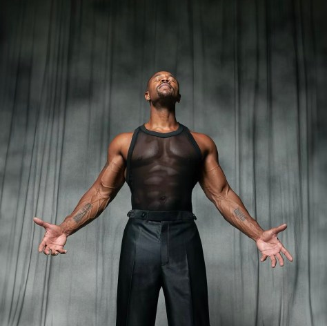 STAR TRACKS: #Tank celebrates 50! Fit & fab! [pics]