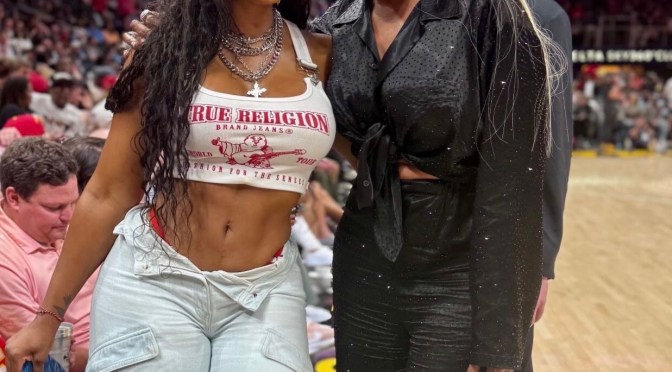 STAR TRACKS: #NeneLeakes and #PorshaWilliams SPOTTED at HAWKS game! [pic]