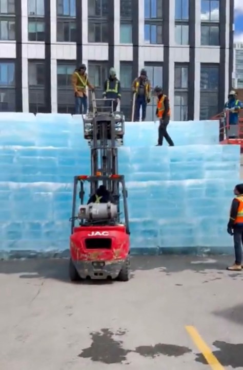 Want to GUESS #Drake’s album release date!? It’s hidden in the ICE! [vid]