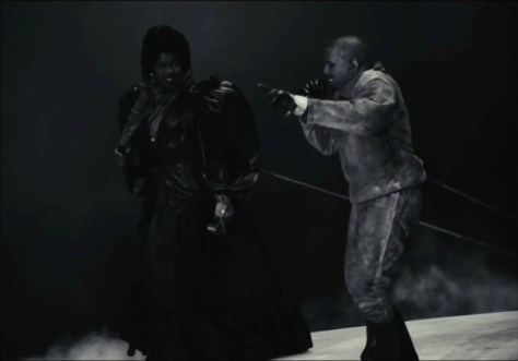 #KanyeWest brings out #LaurynHill at #SoFi! [vid]