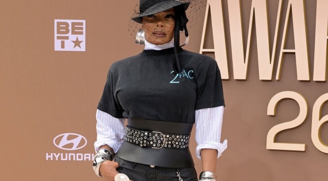 STAR TRACKS: #JanetJackson at #BETAwards! [vid]