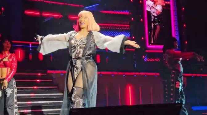 WAKE UP JAM: #NickiMinaj ‘Chun Li’ [live]