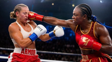 #ClaressaShields BEATS Scott in six! SNAGS #WBA and #WBC middleweight titles! [vid]