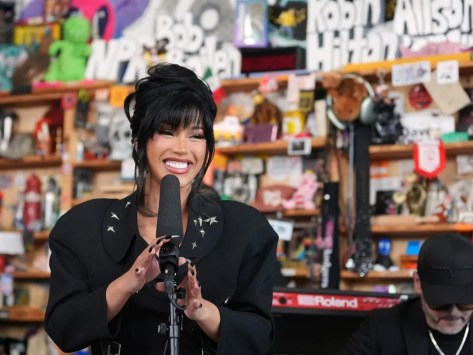 #NPRTinyDesk: #CardiB [vid]