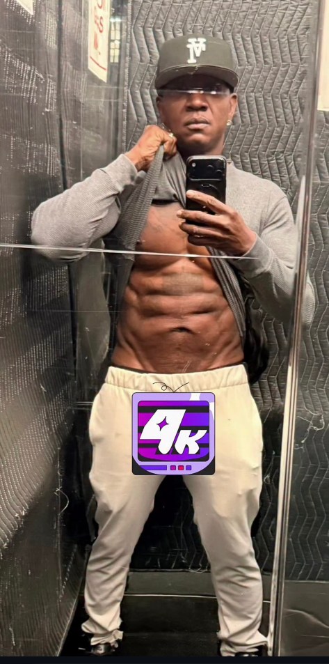 Thirst Trap: #YungJoc got ABS of Steel! [pic]